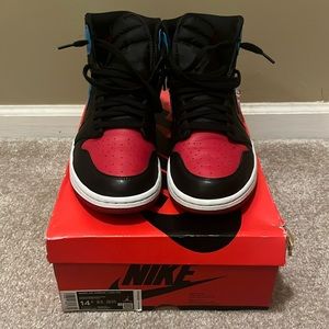 WMNS Air Jordan 1 High OG..Worn.. sole intact, no smell..